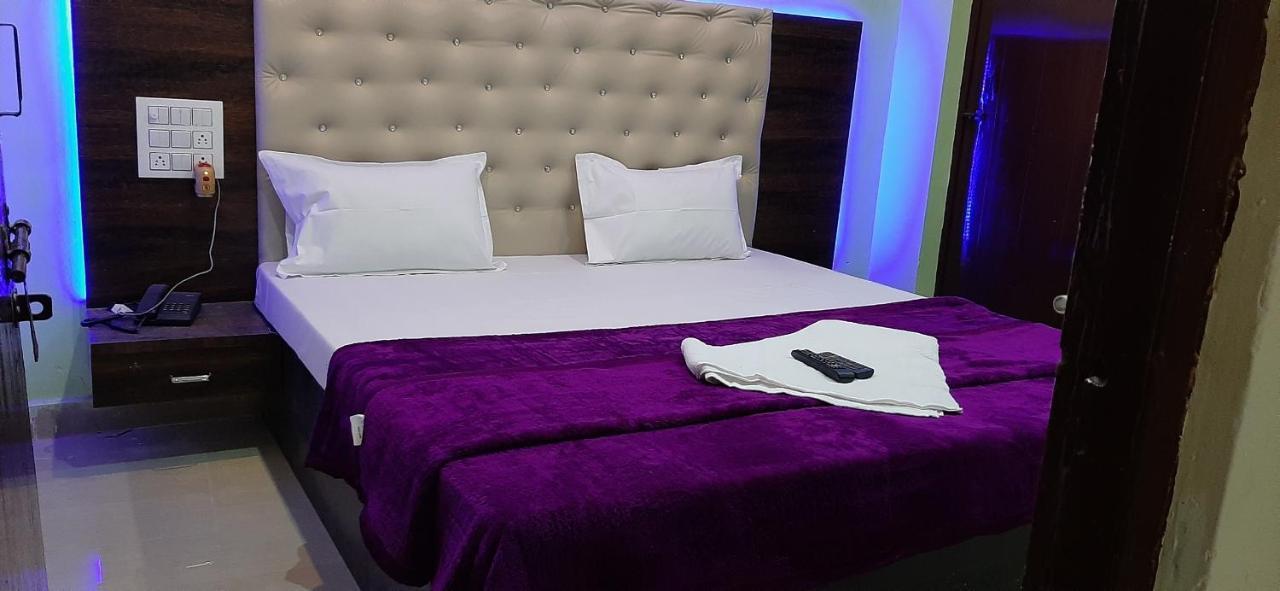Hotel Radhe Krishna Adilabad Екстер'єр фото